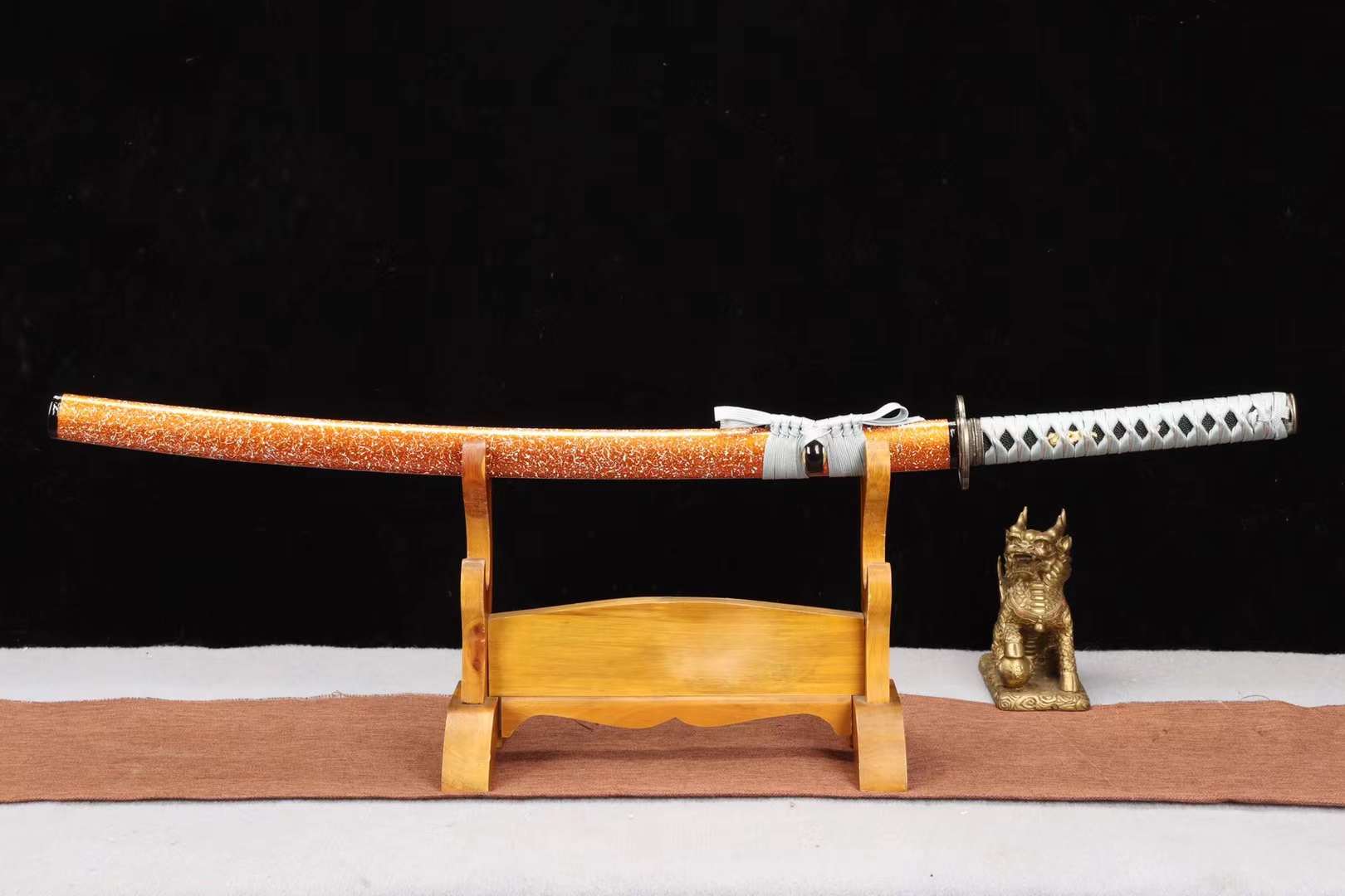 T10 steel handmade Japanese samurai sword, clay burning blade sword,Full Tang Japanese samurai sword loveyitadj